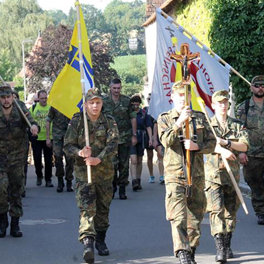 28. Soldatenfußwallfahrt auf den Maria-Hilf-Berg